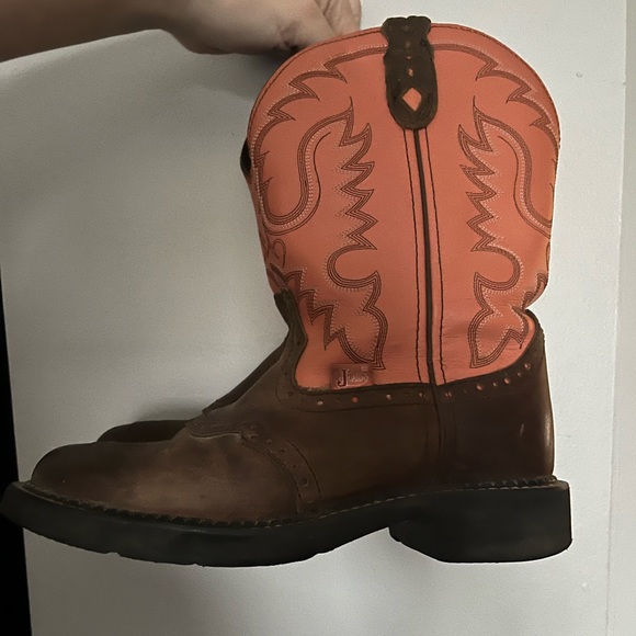 Justin Cowboy Boots - Picture 1 of 7